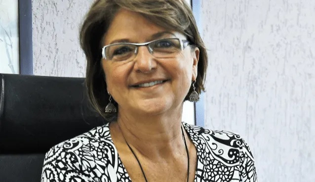 HELIANA KATIA CAMPOS