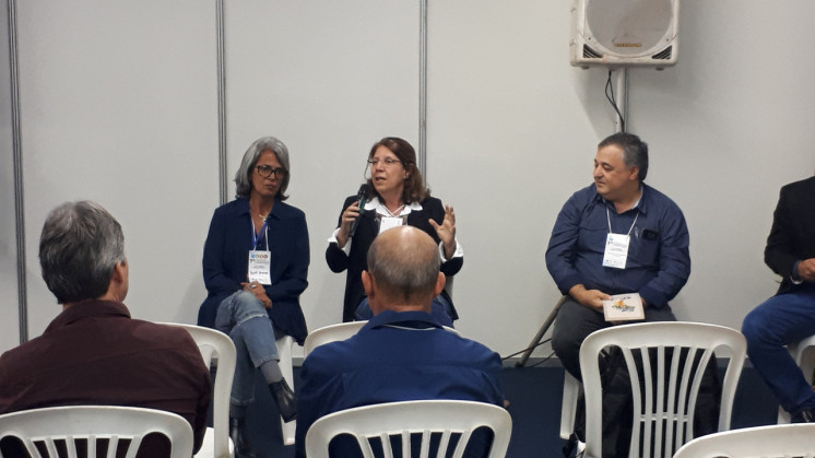 IZABEL ANDRADE E ANA AUGUSTA RESENDE ABES-MG