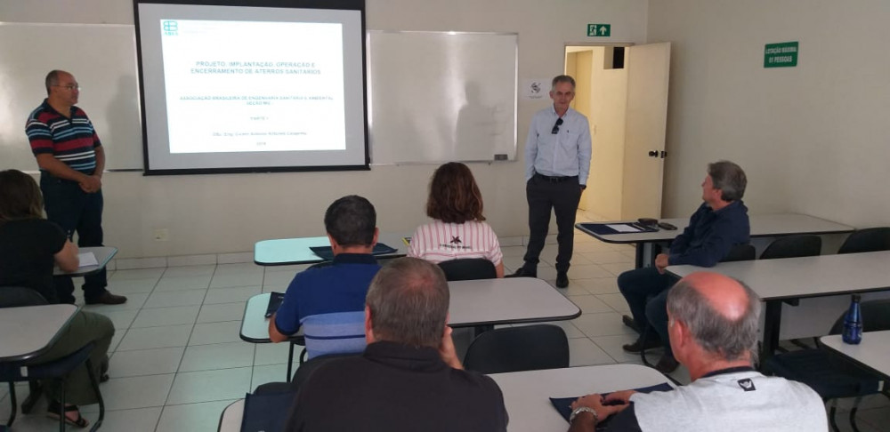 curso de projeto, implantação, operação e encerramento de aterros sanitários da Abes-MG